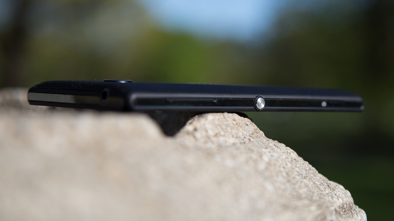 Illustration for article titled Sony Xperia ZL Review: Behind the Curve Everywhere It Counts